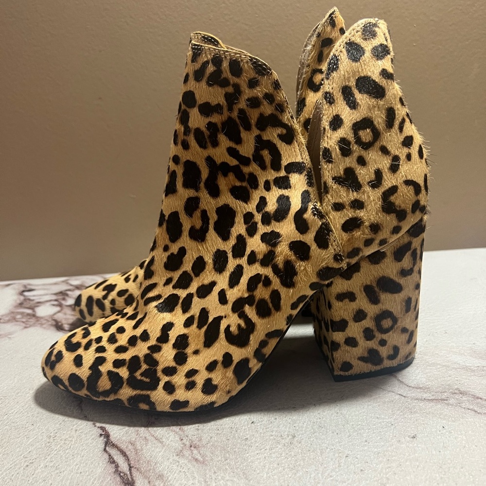 Steve Madden Womens US 7M Leopard Print Ankle Boots Genuine Leather / Cow Hair.